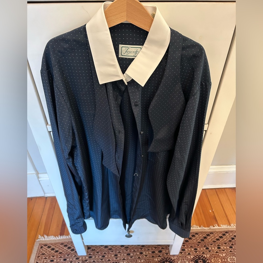 Foxcroft women’s button-up blouse, size 12 navy polka dot with removable bow tie - Picture 1 of 10